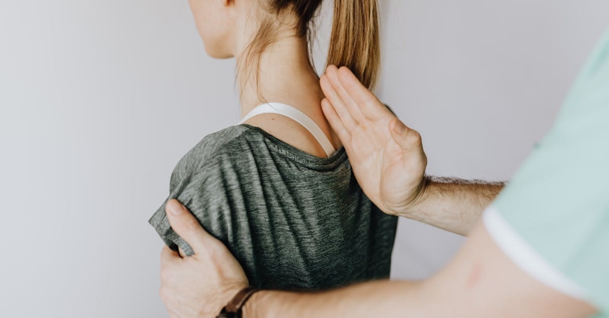 discover the benefits of spinal decompression to relieve pain and tension. this innovative technique aims to improve your spine health and promote lasting well-being.