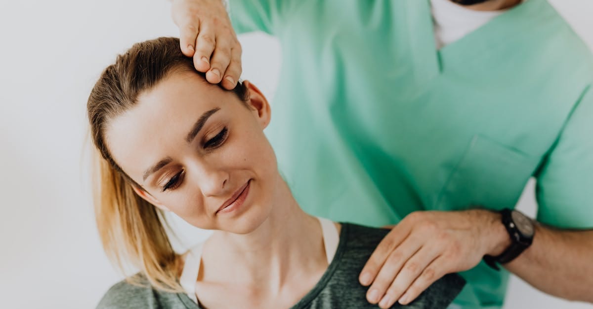 Discover the benefits of spinal decompression, an innovative technique to relieve lumbar and cervical pain. Improve your spinal health through personalized treatments that promote recovery and well-being.